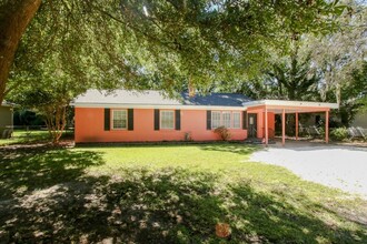 1215 DeRenne Dr in Savannah, GA - Building Photo - Building Photo