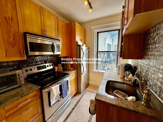 61 Park Dr, Unit 15 in Boston, MA - Building Photo - Building Photo