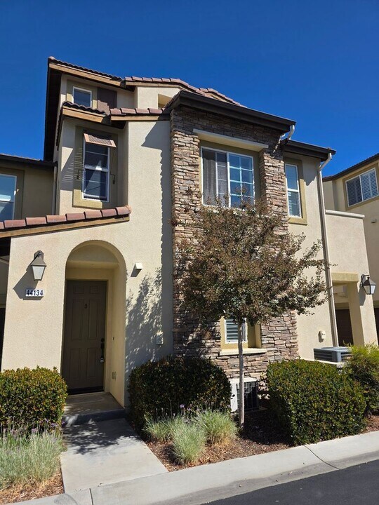 44134 Calle Ciuita in Temecula, CA - Building Photo