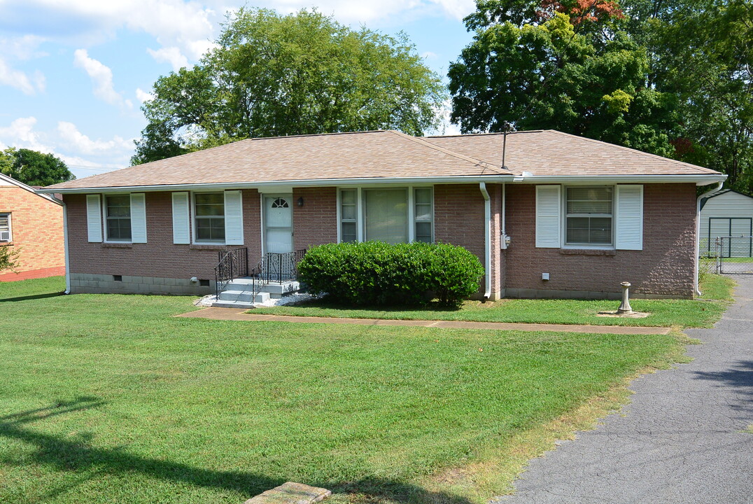 1936 Valley Park Dr in Nashville, TN - Building Photo