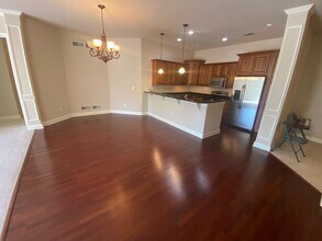 19045 Thomson Dr in Brookfield, WI - Building Photo - Building Photo