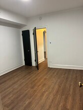 7712 S Jeffery Blvd in Chicago, IL - Foto de edificio - Building Photo