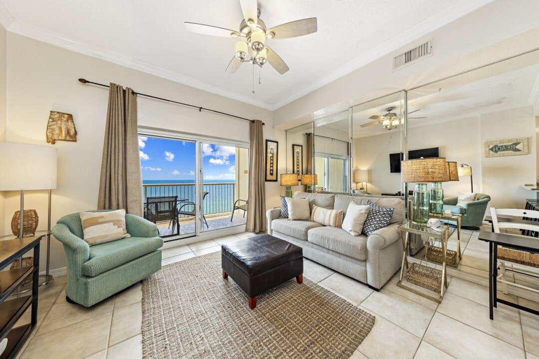 561 E Beach Blvd in Gulf Shores, AL - Foto de edificio