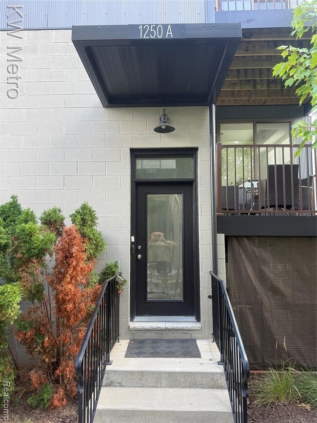 property at 1250 Diamond Ct