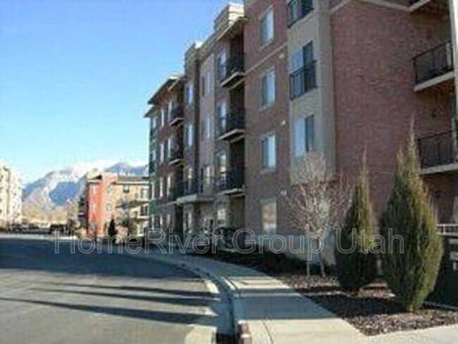 180 Albion Village Way in Sandy, UT - Building Photo - Building Photo