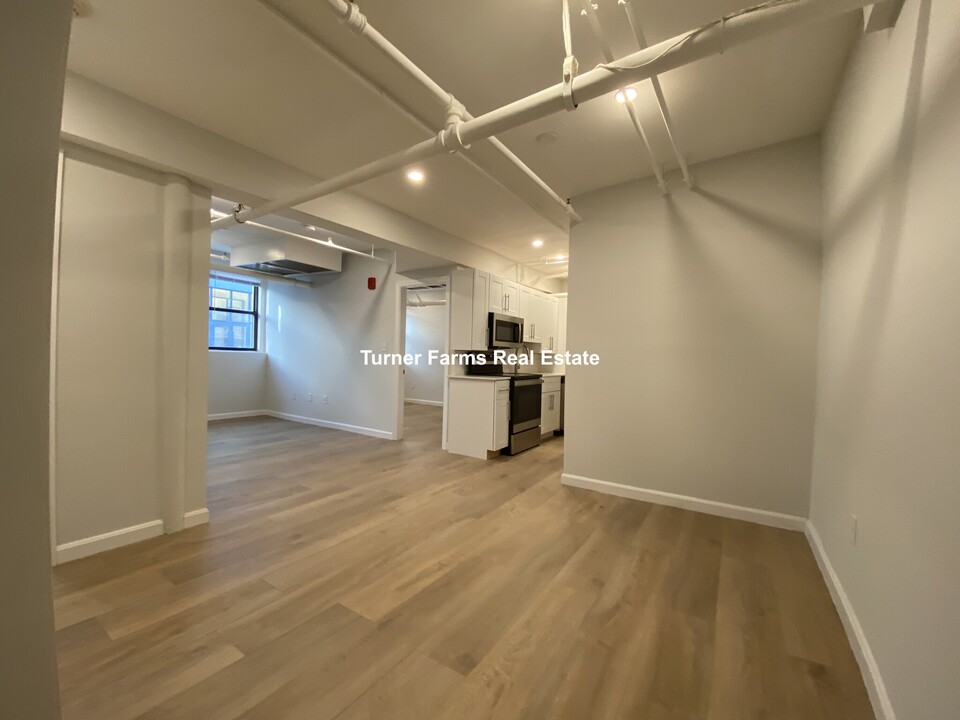 29 Peterborough St, Unit 16 in Boston, MA - Building Photo