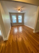 1318 W Waveland Ave, Unit 1 in Chicago, IL - Building Photo - Building Photo