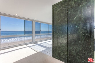 22548 Pacific Coast Hwy in Malibu, CA - Building Photo - Building Photo