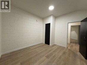 1374 Wyandotte St E in Windsor, ON - Building Photo - Building Photo