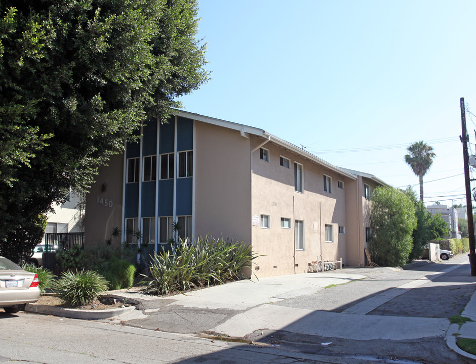 1450 Barry Ave in Los Angeles, CA - Building Photo