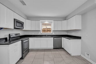 4407 Hickory Grove Dr in Houston, TX - Building Photo - Building Photo