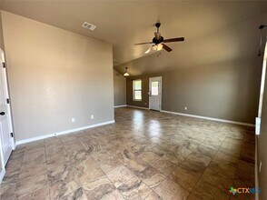 201 Sladecek Dr in Killeen, TX - Building Photo - Building Photo