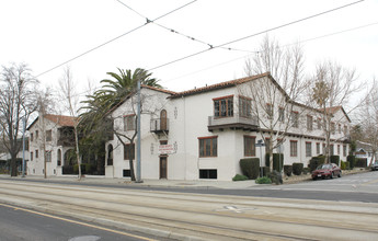 Mission Court Apartments in San Jose, CA - Building Photo - Building Photo