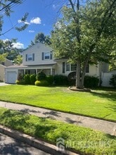 8 Jade Pl in Woodbridge Township, NJ - Building Photo - Building Photo