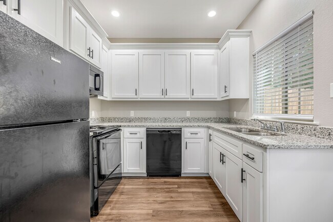 5927 East Highway 80 Longview, Texas, 75605 in Longview, TX - Building Photo - Interior Photo