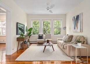 238 School St, Unit P3 in Somerville, MA - Foto de edificio - Building Photo
