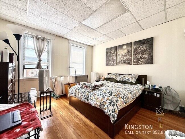 1957 Commonwealth Ave in Boston, MA - Building Photo - Building Photo