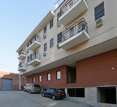 Orchard Plaza in Westbury, NY - Building Photo - Building Photo