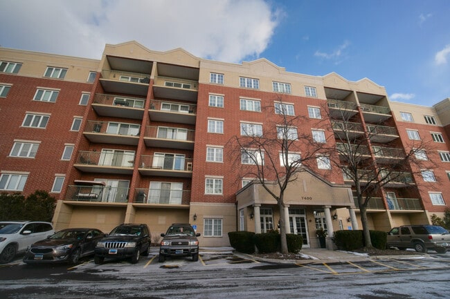 7400 Lincoln Ave in Skokie, IL - Foto de edificio - Building Photo