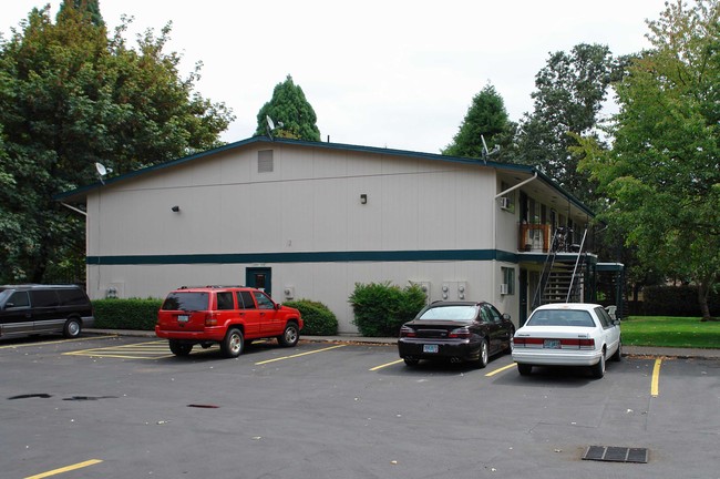 Maple Manor in Eugene, OR - Foto de edificio - Building Photo