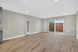 13392 Magnolia St in Garden Grove, CA - Building Photo - Building Photo