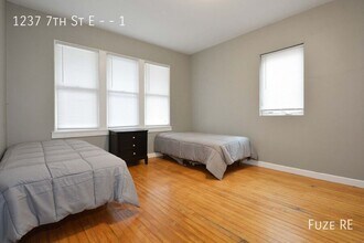 1237 7th St E-Unit -1 in St. Paul, MN - Building Photo - Building Photo