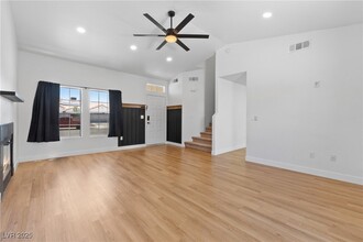 3523 Farina Dr in North Las Vegas, NV - Building Photo - Building Photo