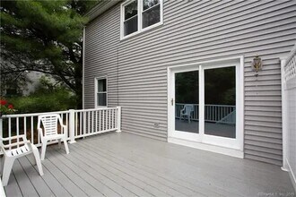 21 Norman Dr in Glastonbury, CT - Building Photo - Building Photo