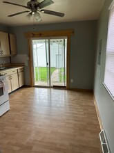 1236 Magnolia Pkwy in Waterloo, IA - Foto de edificio - Building Photo