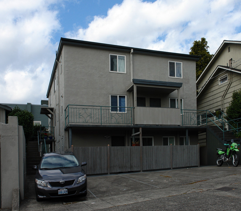 Green Lake Apartments in Seattle, WA - Building Photo