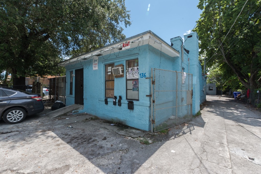 136 NE 60 St-Little Haiti in Miami, FL - Foto de edificio