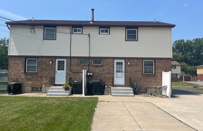 139 French Lea Rd in West Seneca, NY - Building Photo - Building Photo