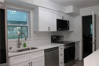 1322 Farmdale St in Lehigh Acres, FL - Building Photo - Building Photo