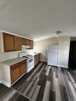 116 Hussey Mhp Ln in Beulaville, NC - Building Photo