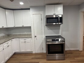 29 Maple St in Attleboro, MA - Building Photo