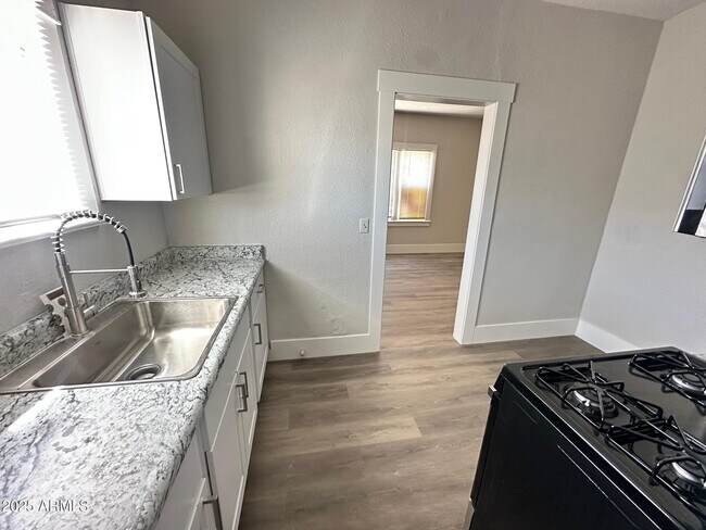 2032 W Adams St in Phoenix, AZ - Building Photo - Building Photo