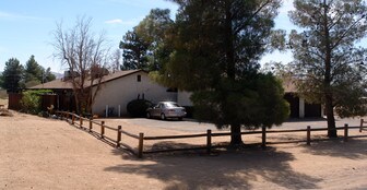 15728 Sago Rd in Apple Valley, CA - Building Photo