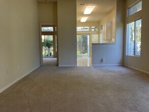 276 Black Amber Way in Brentwood, CA - Building Photo - Building Photo