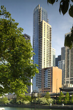420 E Waterside Dr, Unit 809 in Chicago, IL - Foto de edificio - Building Photo