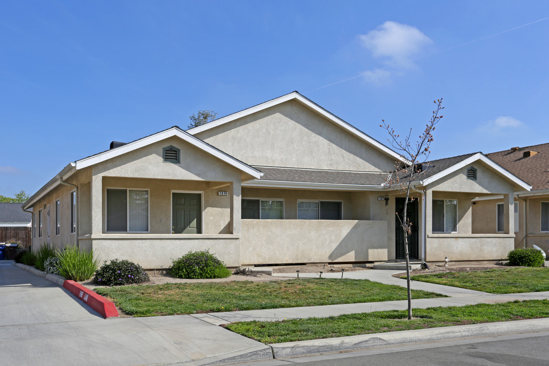 The Villas at Westgate in Tulare, CA - Building Photo