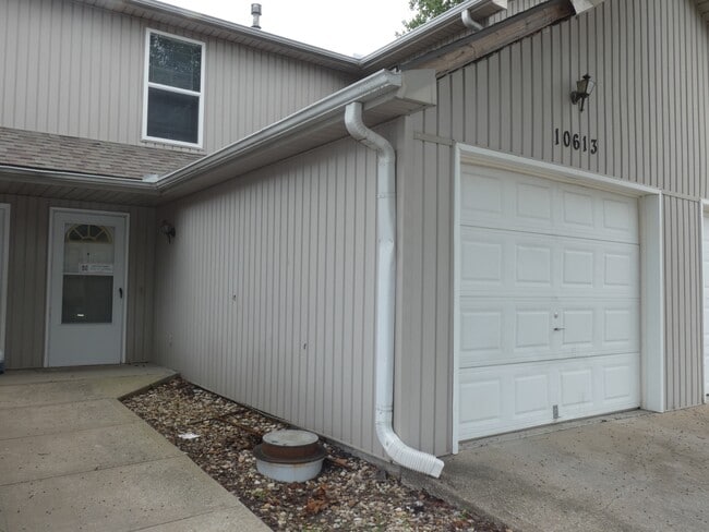 property at 10613 N Locust Ct