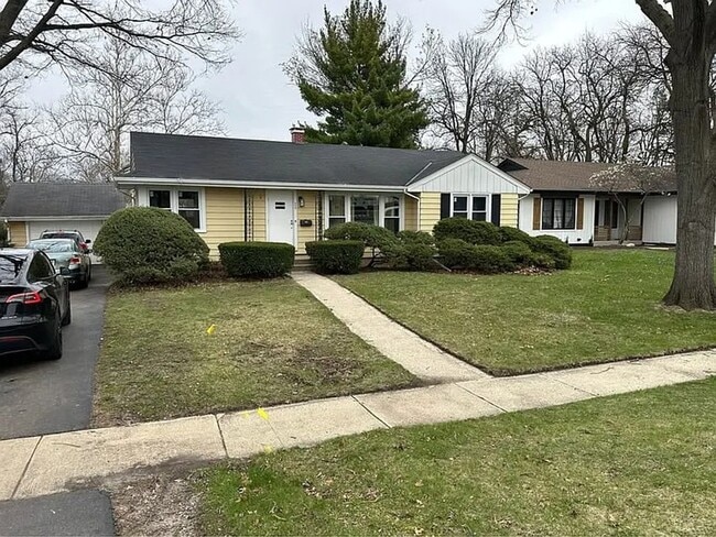 property at 933 Crest St