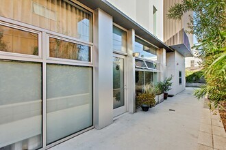 140 S Gramercy Pl, Unit #6 in Los Angeles, CA - Building Photo - Building Photo