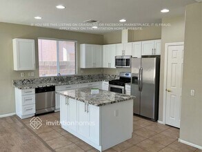 985 Trinity Pond Cir in Henderson, NV - Building Photo - Building Photo