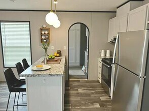 38 Tower Manor Cir W in Auburndale, FL - Building Photo - Building Photo