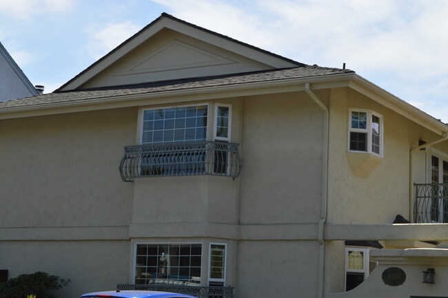 4090 Falcon St in San Diego, CA - Building Photo - Building Photo