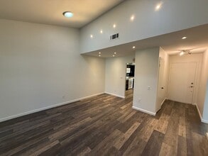 7118 Village 7 in Camarillo, CA - Building Photo - Building Photo