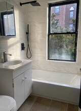 426 E 35th St in Brooklyn, NY - Building Photo - Building Photo