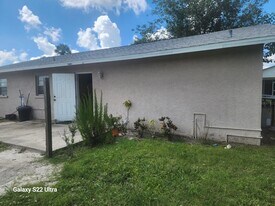 1817 Los Pinos Rd in Arcadia, FL - Building Photo