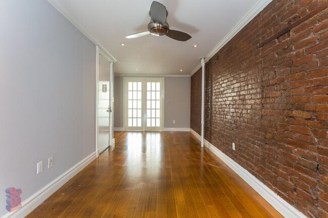 118 E 7th St in New York, NY - Building Photo - Building Photo